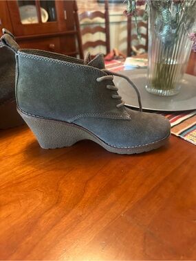 White Mountain Olive Suede Lace-Up Wedge Ankle Booties